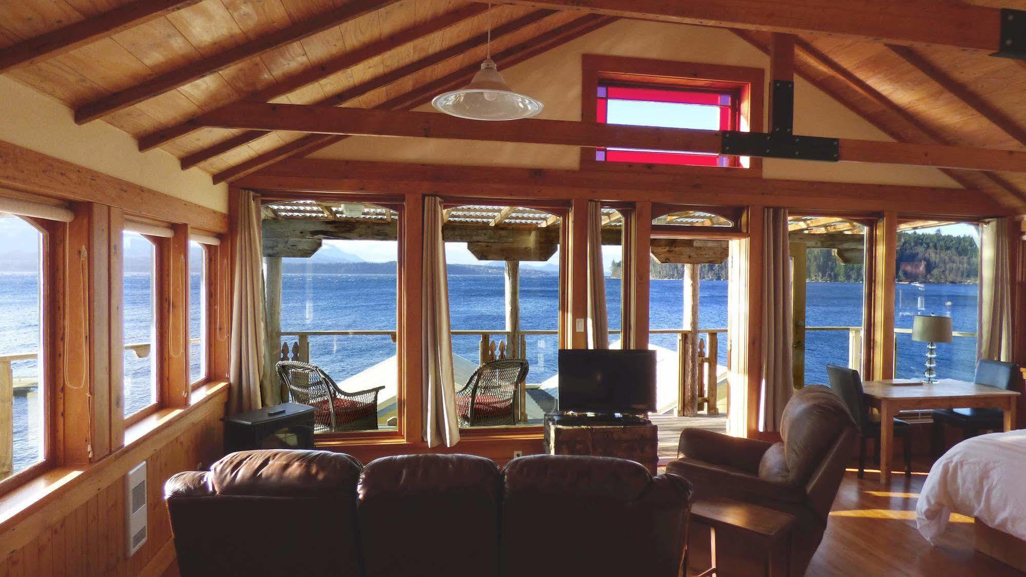 Seine Boat Inn Alert Bay Екстер'єр фото